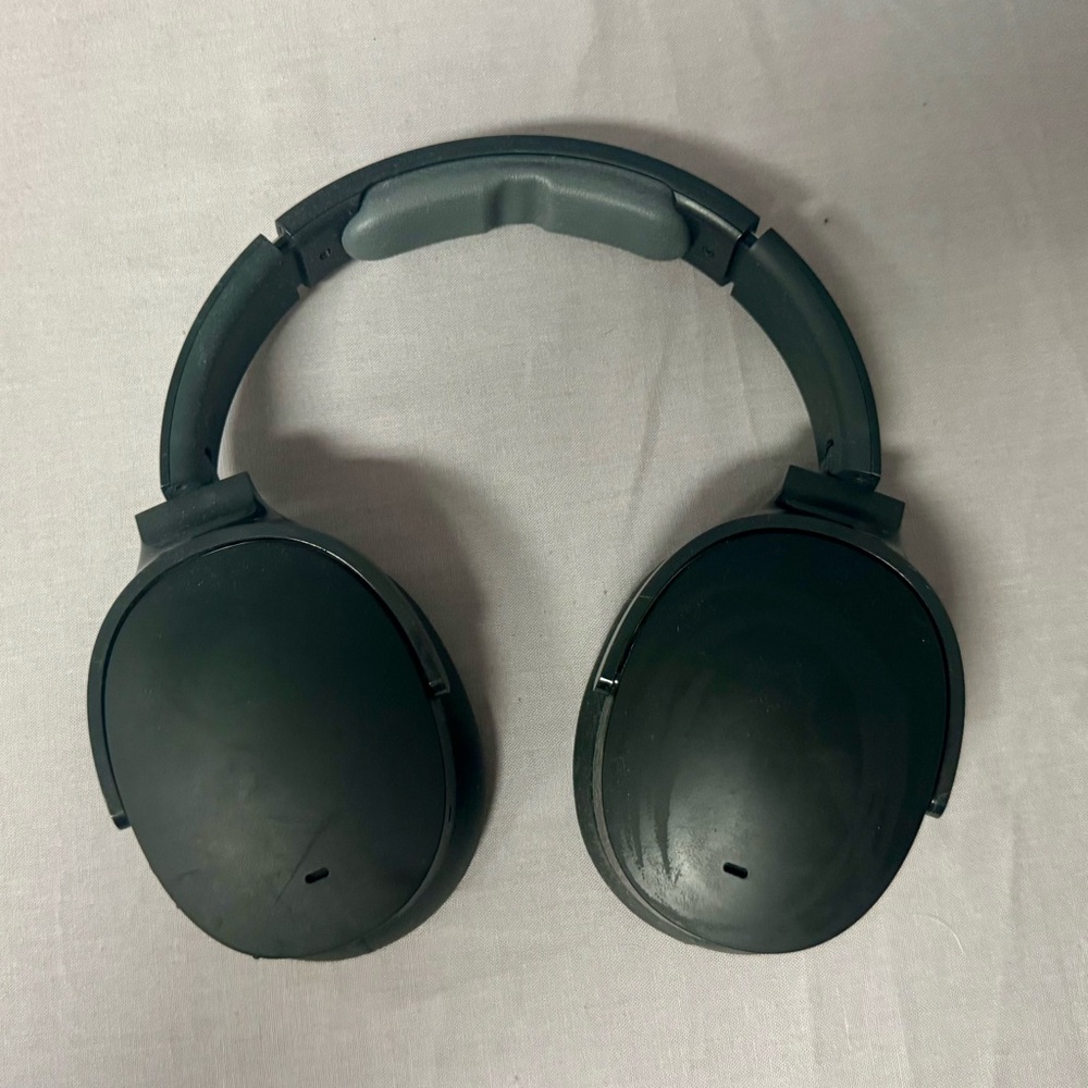 Skull candy over ear noise canceling headphones